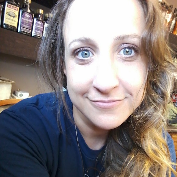 Meet your Posher, Wendy - Picture 1 of 1